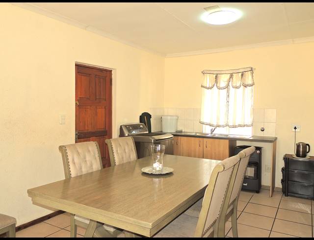 2 BEDROOM APARTMENT FOR SALE IN WILLOWBROOK